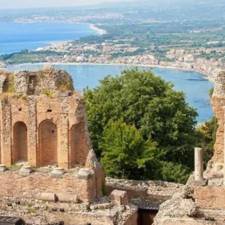 Naxos Sicilian Luxury Апартаменты *